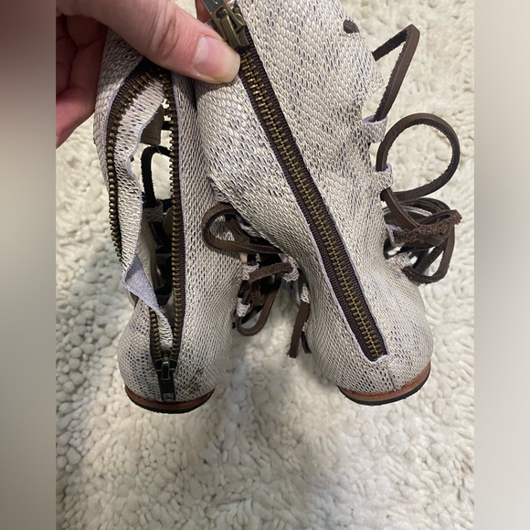 Freebird lace up gladiator sandals, size 9 - Picture 6 of 6